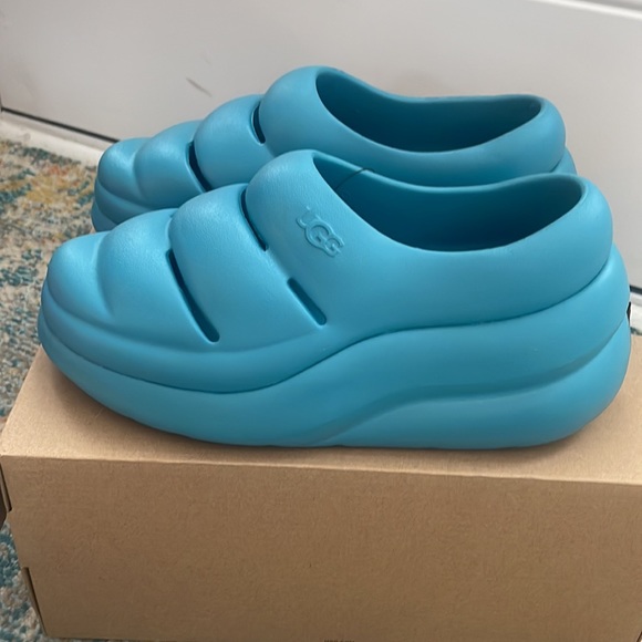 UGG Women Sport Yeah Clog - Picture 2 of 3